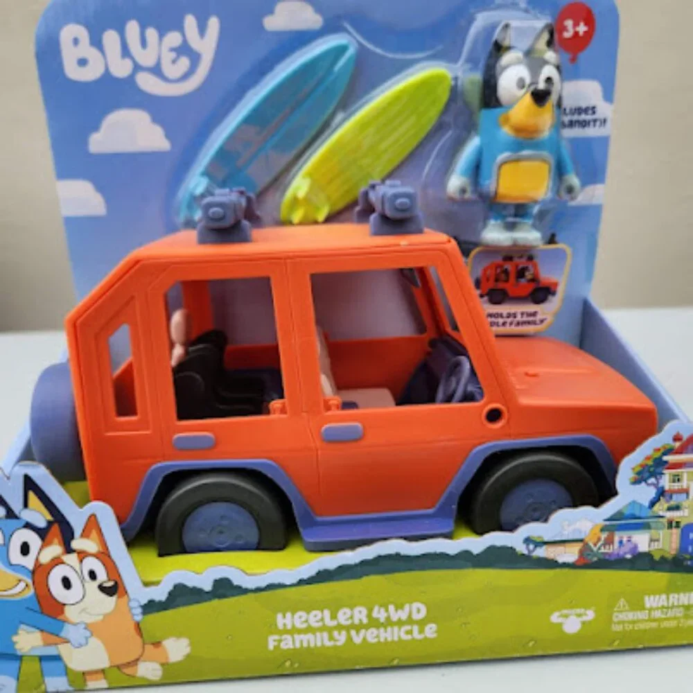 New Bluey Family Cruiser Car Vehicle Blue Dog Family Caravan Toy Set with 2 Surf